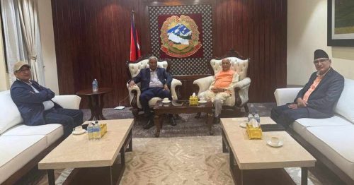 प्रधानमन्त्री ओली र देउवाबीच भेट, गभर्नर नियुक्ति टुंग्याउने सहमती