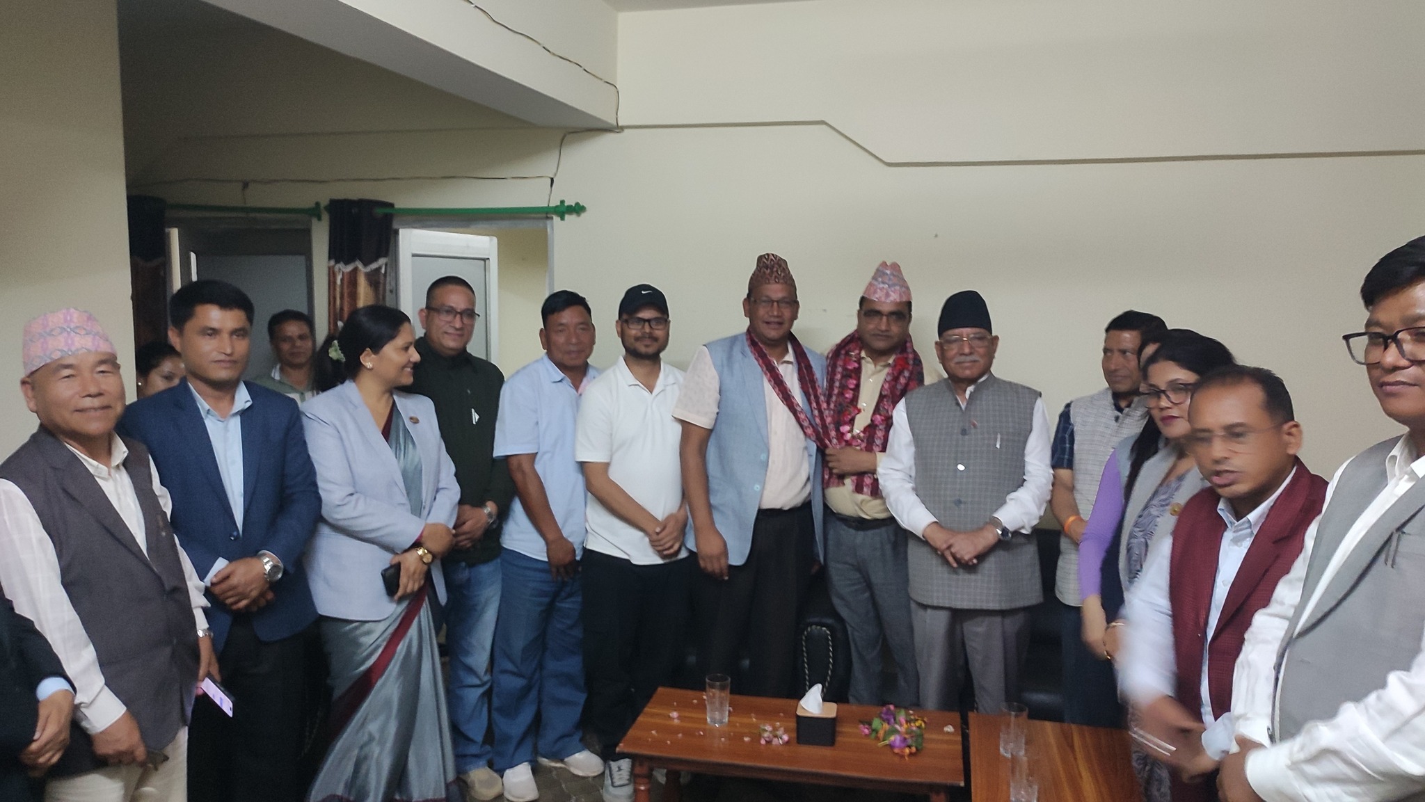 प्रचण्डको निर्देशनमा १६ महिनापछि सुदूरपश्चिममा माओवादीको संसदीय दलको नेतामा भट्ट पुनस्र्थापित