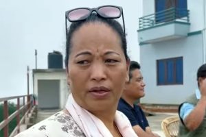 ६१ किलो सुन प्रकरणमा पक्राउ परेकी अमला रोकालाई अदालत लगियो