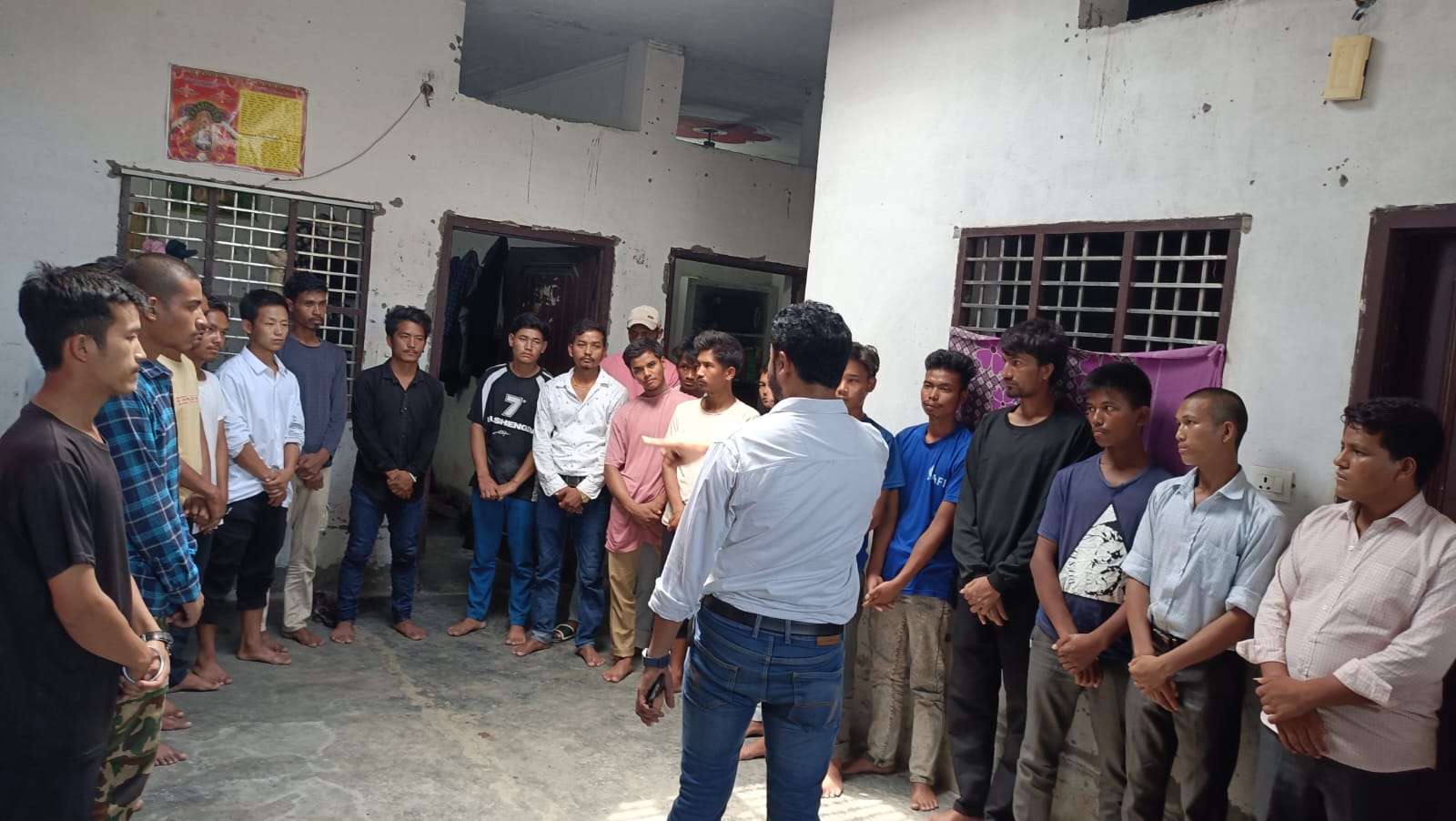 भारतमा उद्धार गरिएका ३५ नेपालीलाई नेपाल ल्याइँदै