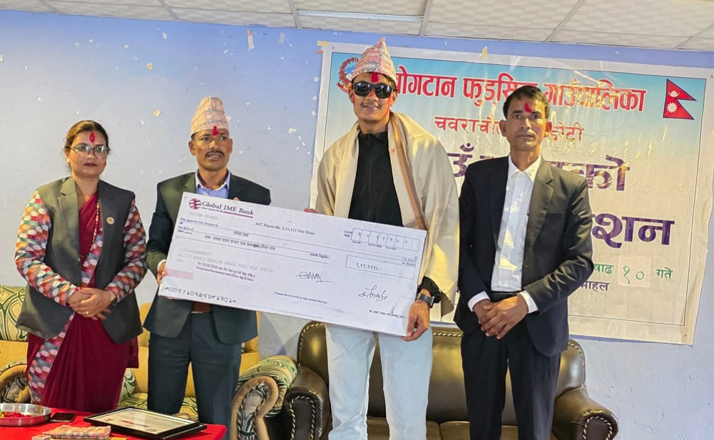 बोगटान फुडसिल गाउँपालिकाद्धारा खेलाडीहरु सम्मानित