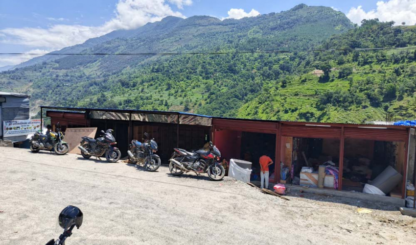 ध्वस्त भएको बाजुराको बाम्का बजारको पुनर्निर्माण