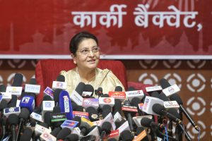 मलाई राजनीतिमा आउन कसैले रोक्न सक्दैन : पूर्वराष्ट्रपति भण्डारी