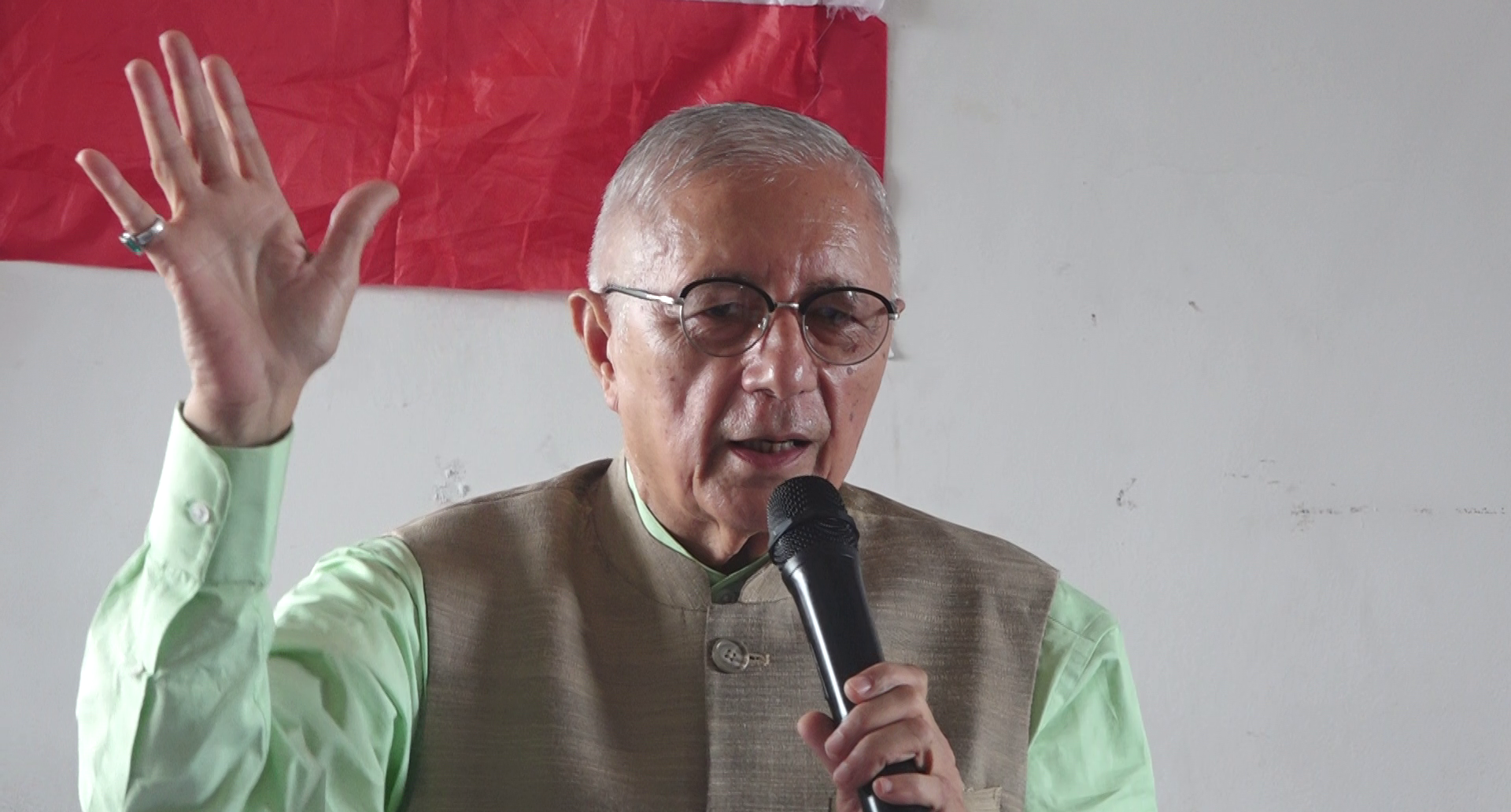 शेखर कोइरालाको माग : निजामती विधेयकमा हेरफेर गर्नेलाई सजाय देऊ