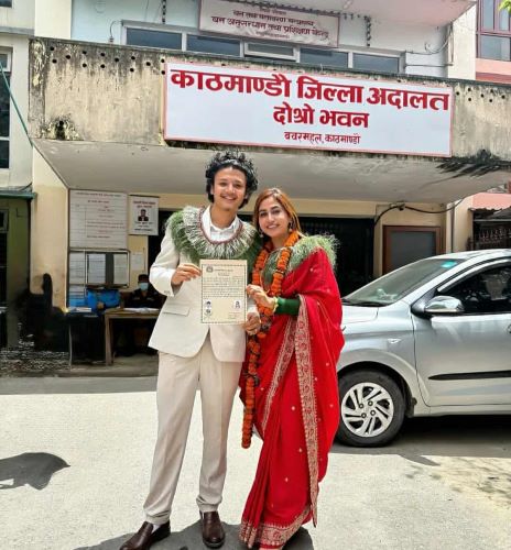 आयुष र एलिजेले गरे कोर्ट म्यारिज