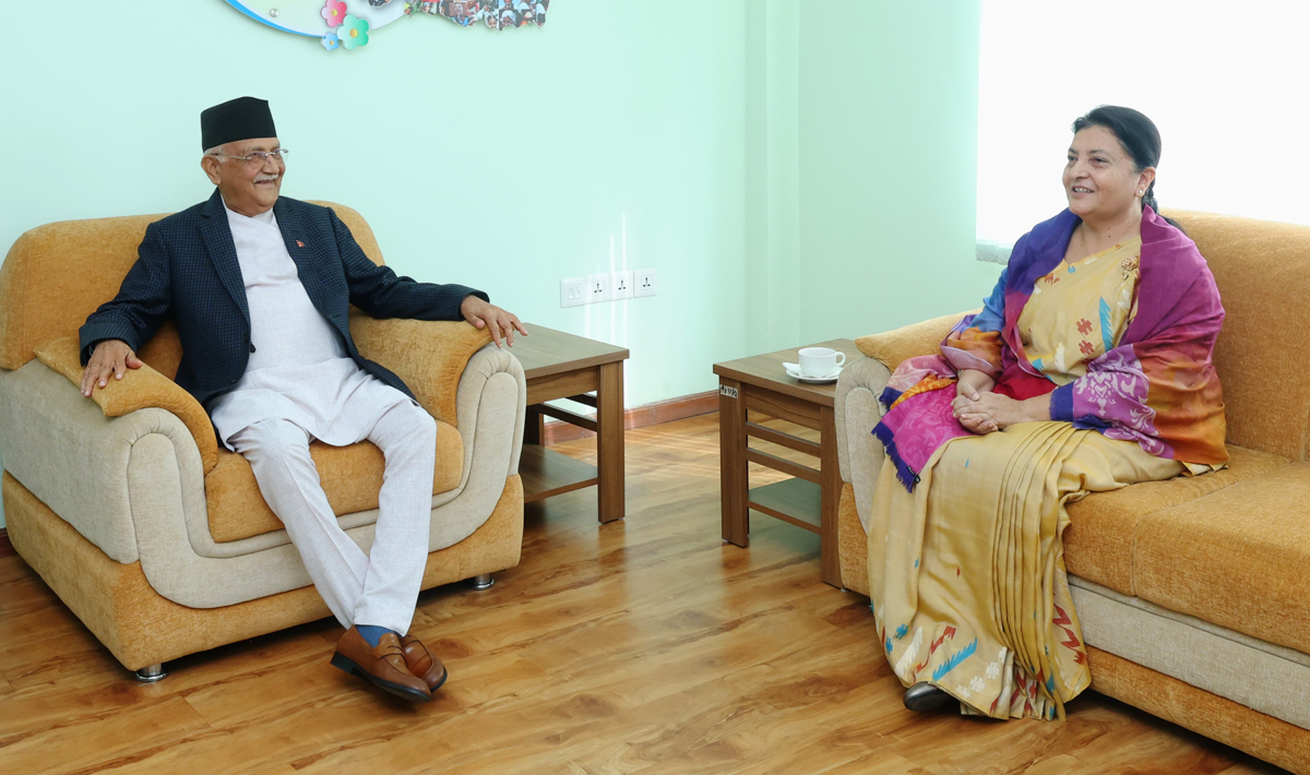 ओलीलाई पूर्वराष्ट्रपतिको सन्देश : म एमालेको राजनीतिमा आइसकेँ, पछि हट्दिनँ