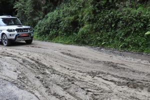 तराई पहाड जोड्ने भिमदत्त राजमार्गको अवस्था जोखिमपूर्ण