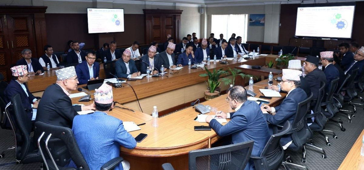 समयतालिका बनाएर बजेट कार्यान्वयन गर्न सचिवहरुलाई अर्थमन्त्री पौडेलको निर्देशन