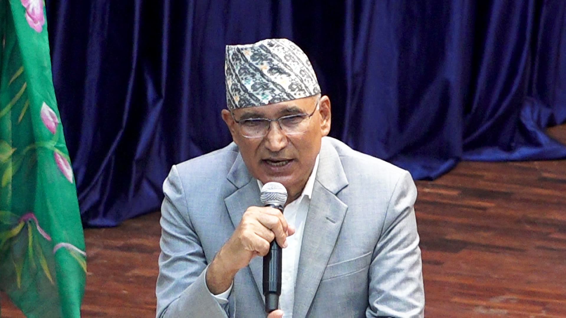 धुलो र हिलो रहित सडकका लागि काम गरिरहेको अर्थमन्त्रीको दाबी