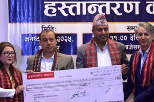 महेश श्रेष्ठ नेतृत्वको एनआरएनएलाई उच्चस्तरीय समितिद्वारा ८३ लाख बढी रकम हस्तान्तरण