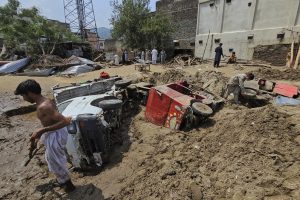 पाकिस्तानमा बाढी : मृतकको संख्या ३४४ पुग्यो, १५० भन्दा बढी बेपत्ता