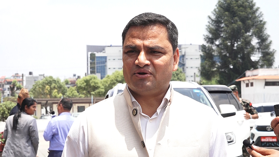स्वास्थ्यमन्त्री पौडेल हैजा प्रभावित क्षेत्र अनुगमन गर्न वीरगञ्ज जाँदै