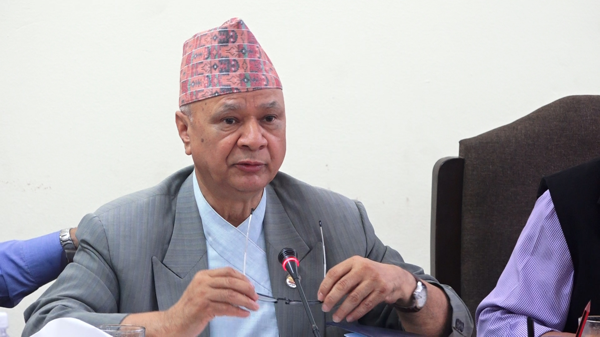 कक्षा चारको पाठ्यक्रम जनक शिक्षा सामग्रीमा ल्याउने तयारीमा छाैँ : मन्त्री पन्त