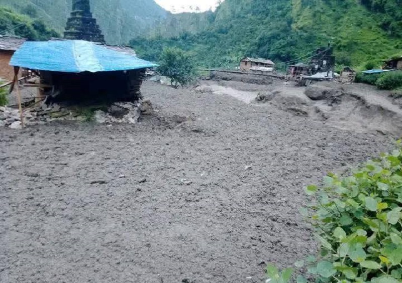 बाजुराकाे हिमाली गाउँपालिकामा बाढीले ११ वटा घर बगायाे