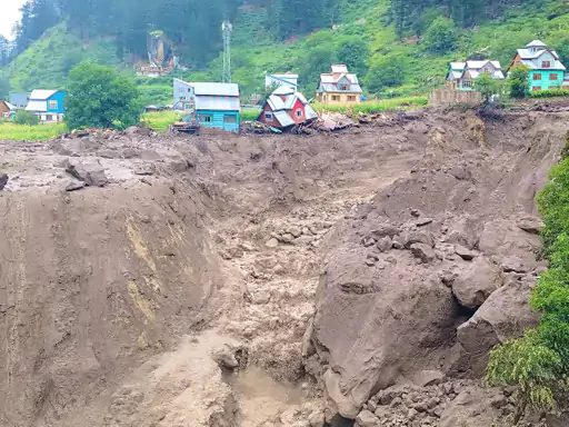 जम्मू कश्मिरको किश्तवाडमा क्लाउडबर्स्ट, १२ जनाको मृत्यु