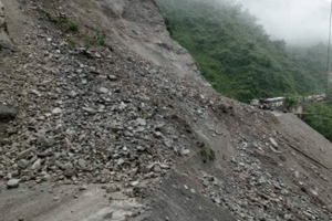 बाढी पहिराले देशभरका नौ सडकखण्ड अवरुद्ध