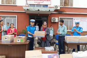 ट्राफिक प्रहरीलाई ३० लाख बराबरको सामाग्री सहयोग