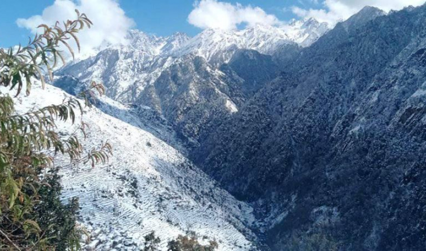 सुदूरपश्चिम र कर्णाली प्रदेशका ९७ हिमाल आरोहण गर्दा शुल्क नलाग्ने