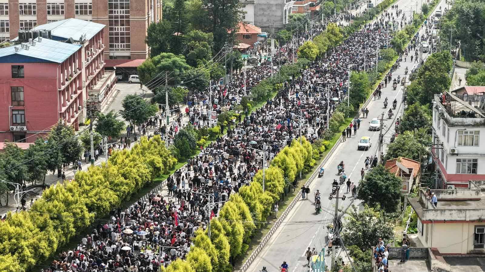 जेन -जीको जुलस बानेश्वर पुग्यो