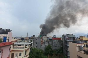 प्रधानमन्त्री ओलीको निजी निवास बालकोटमा आगजनी