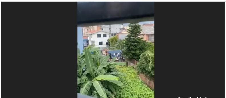 प्रचण्ड निवासमा तोडफोड, नजिकको प्रहरी बिटमा आगजनी