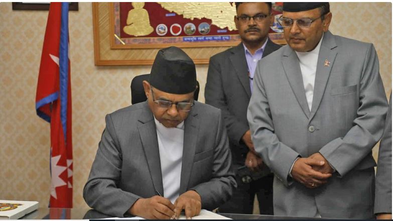 मन्त्री सिन्हाले गरे पदभार ग्रहण