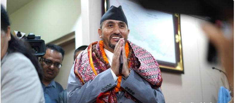 सञ्चारमन्त्रीको पहिलो निर्णय : १० वटा प्रमुख शहरका सार्वजनिक स्थलमा नि:शुल्क इन्टरनेट