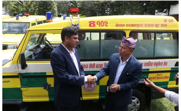 काठमाडौं महानगरद्वारा ३५ वटा दुर्गम स्वास्थ्य संस्थालाई एम्बुलेन्स वितरण