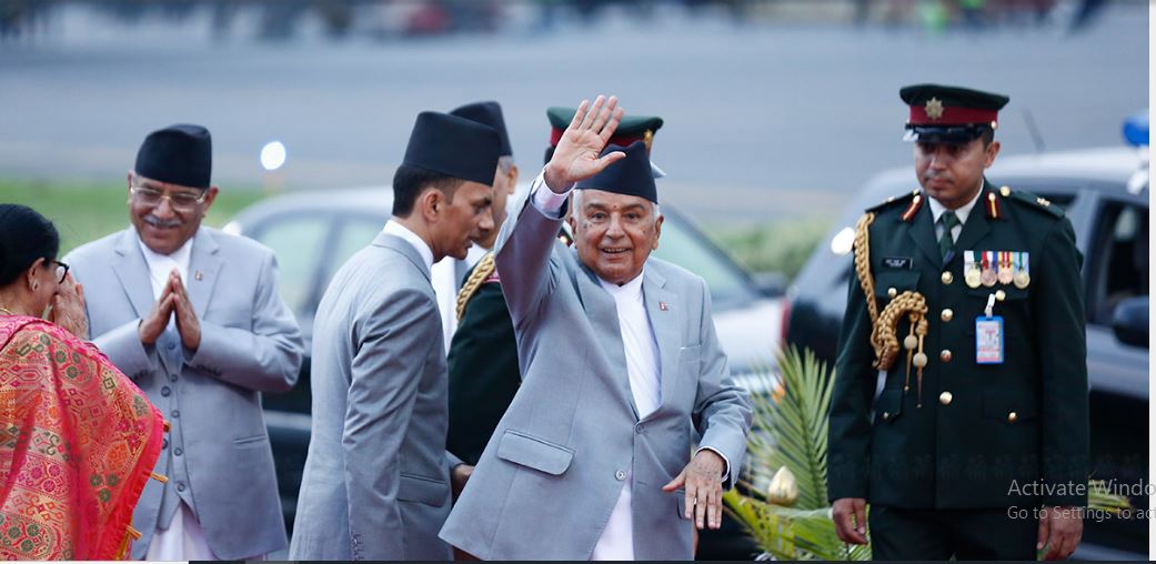 प्रधानमन्त्री र राष्ट्रपतिको विदेश भ्रमणमा १० जनाभन्दा बढी जान नपाइने