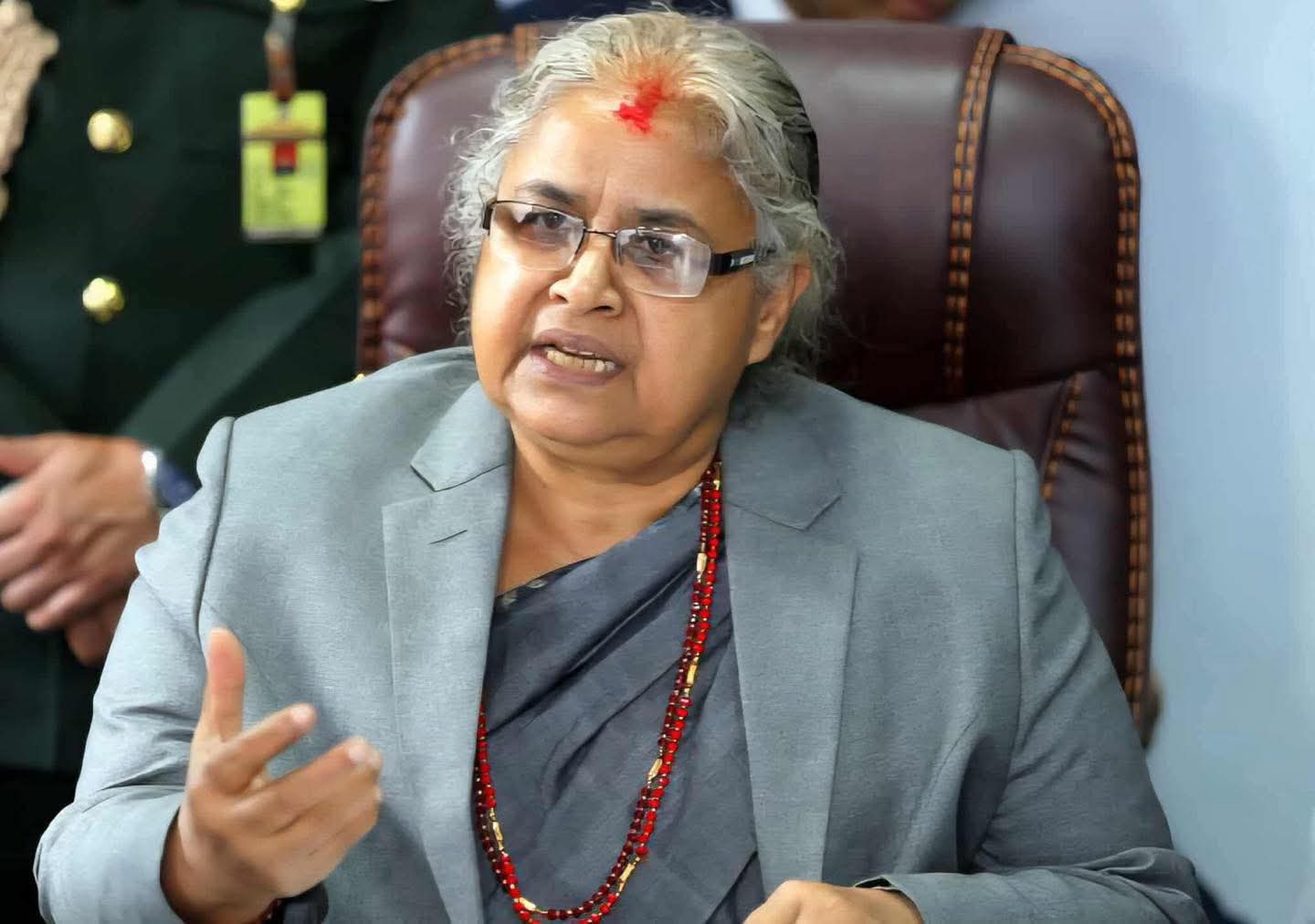 प्रधानमन्त्री कार्कीले लिइन् शपथ