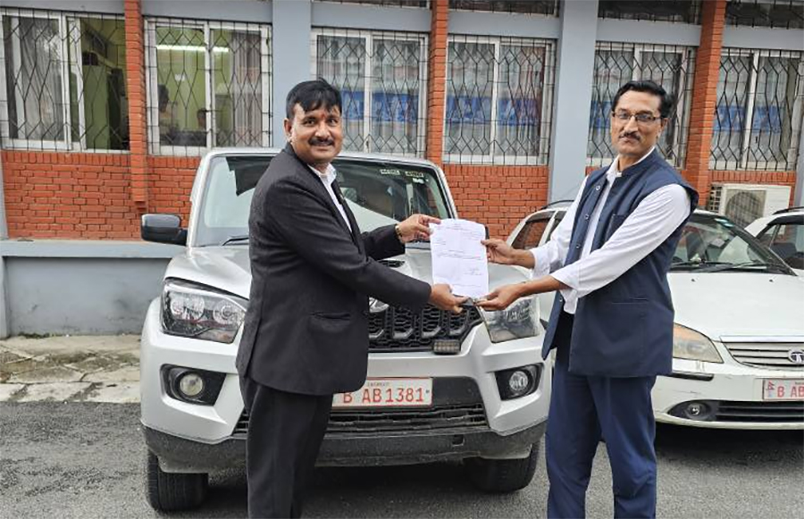 संसदीय समितिका सभापतिहरूले गाडी फिर्ता गरे