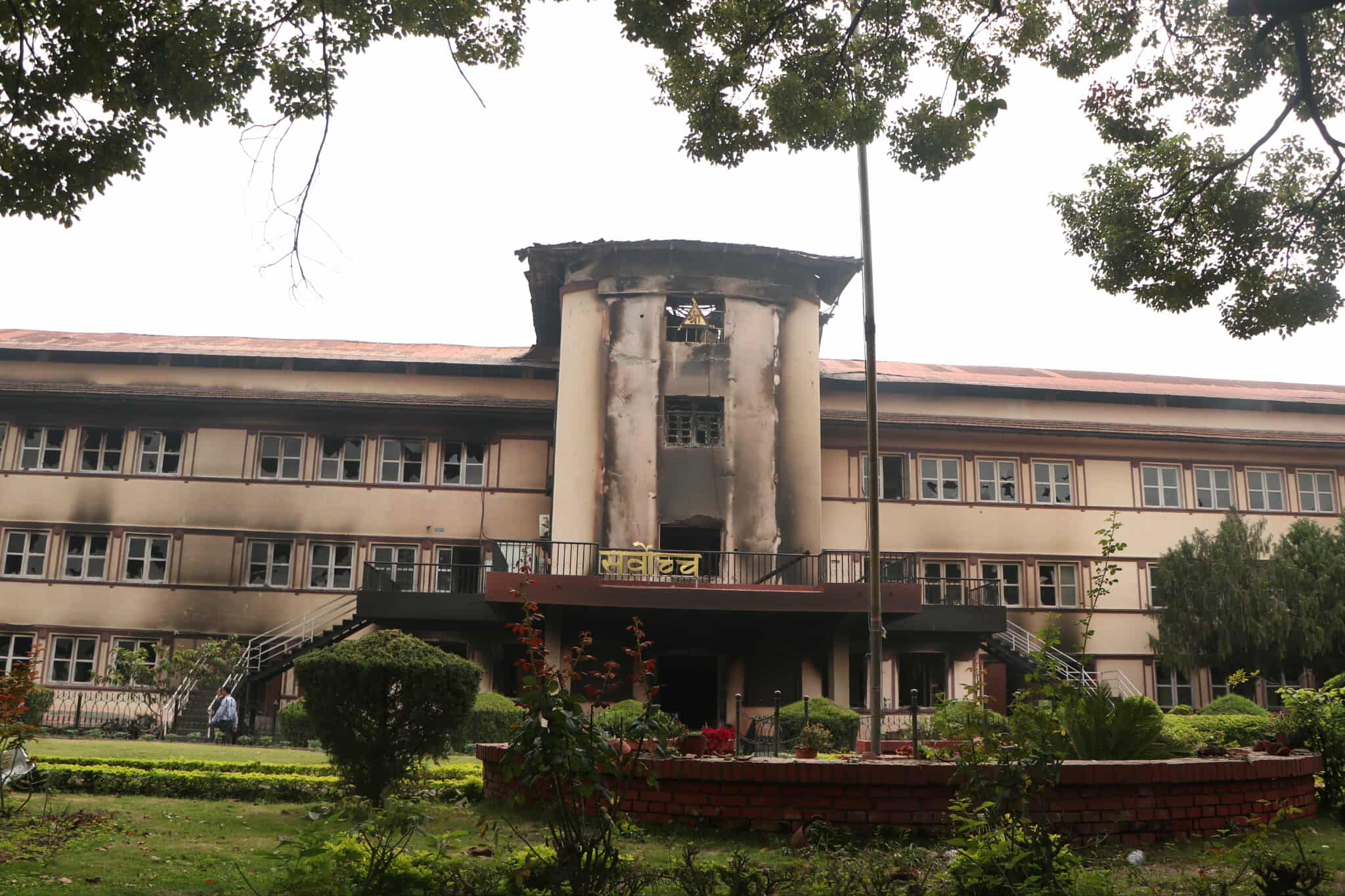 प्रदर्शनमा आगो लगाइएपछि पहिलोपटक बस्दै सर्वोच्चमा इजलास
