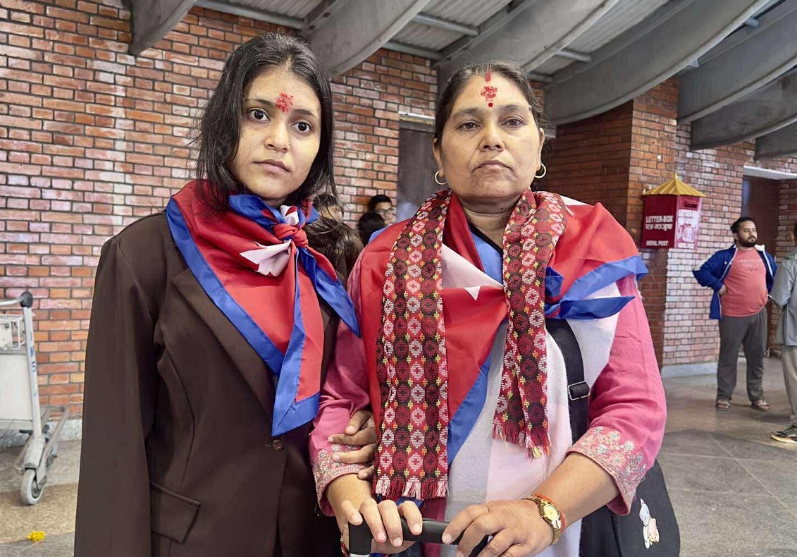 विपिनको रिहाइका लागि आमा र बहिनी अमेरिका प्रस्थान