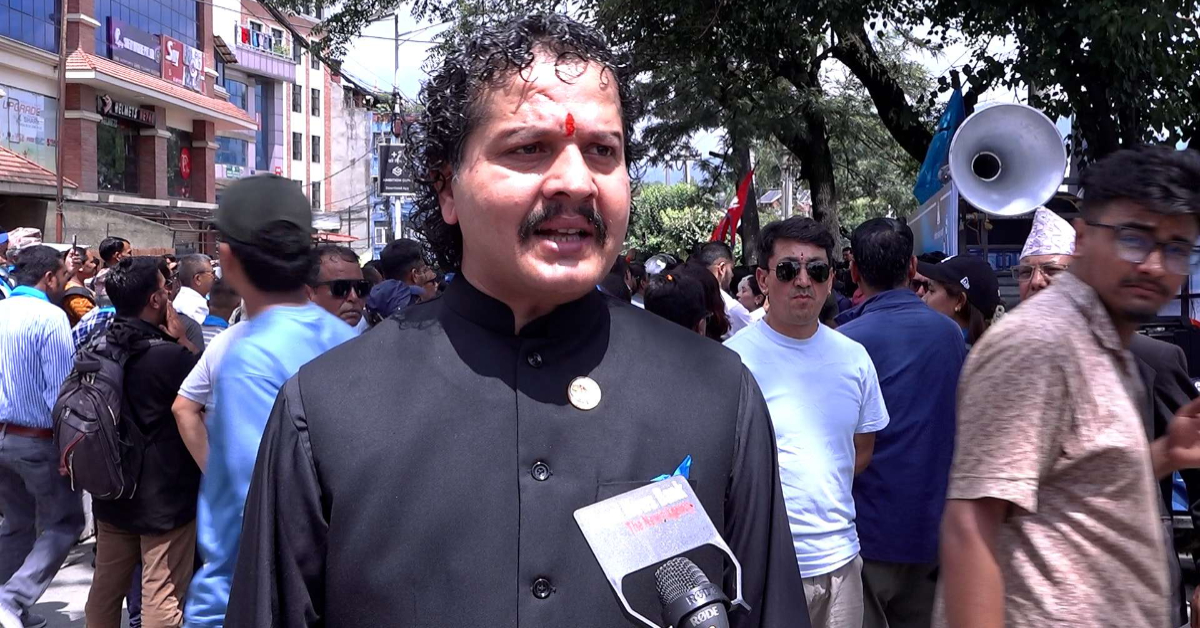 सुमना श्रेष्ठलाई लक्षित अभिव्यक्तिमा रास्वपा नेता हरि ढकालले मागे माफी, भने- ‘भावावेशमा बोलेँ’