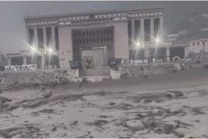बाढीले बगाएको मितेरी पुल निर्माण गर्दै चीन, आजबाट नेपालतर्फ जग खन्ने काम सुरू