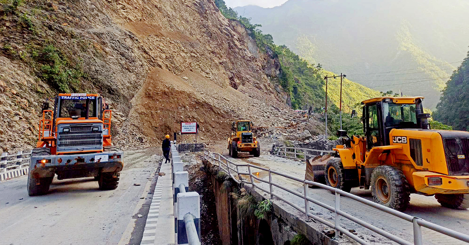 ६–७ सय गाडी रोकिँदा हजारौँ यात्रुको बिचल्ली