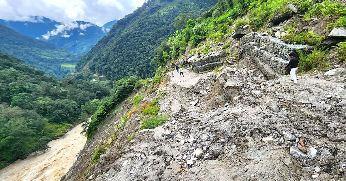 बाढीपहिरोले दश राजमार्ग ठप्प, एक सय ५८ राजमार्ग आंशिक रुपमा सञ्चालनमा