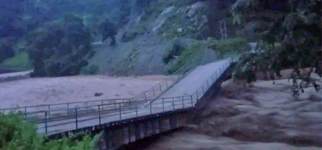 मेची करिडोरका तीन ठाउँका पुल बगे