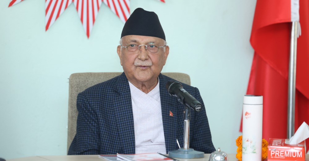 जिल्ला अध्यक्षहरूलाई ओलीले भने- अहिल्यैको परिस्थितिमा नेतृत्व छोड्दिनँ