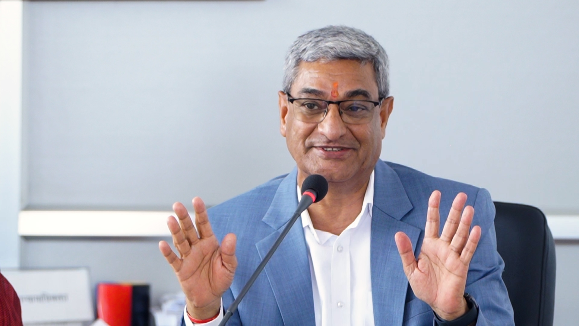 गृहमन्त्रीको हैसियतले मैले कुनै बल प्रयोग गर्न आदेश दिएको हैन : लेखक