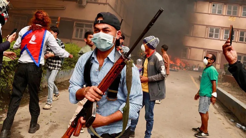 अझै गायब छन् प्रहरीका ८ सय बढी हतियार