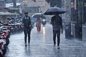 दिनभर मध्यम वर्षा, रातिदेखि भारी वर्षाको सम्भावना