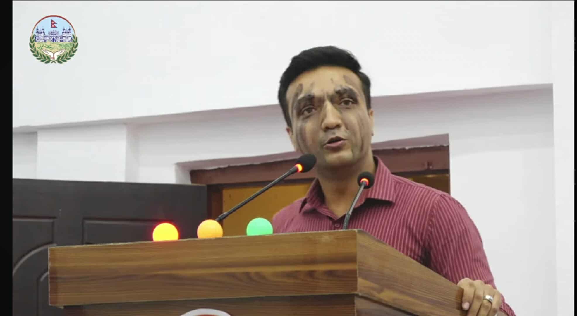 माओवादी सांसदले आफ्नै अनुहारमा मोसो दलेपछि…