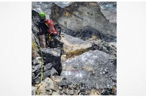 सगरमाथा आरोहण गर्ने सुरक्षित बाटो खुल्दै, ८० प्रतिशत काम सकियो