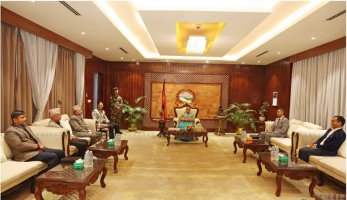 प्रधानमन्त्री र एमाले नेताहरूबीच बालुवाटारमा भेटवार्ता