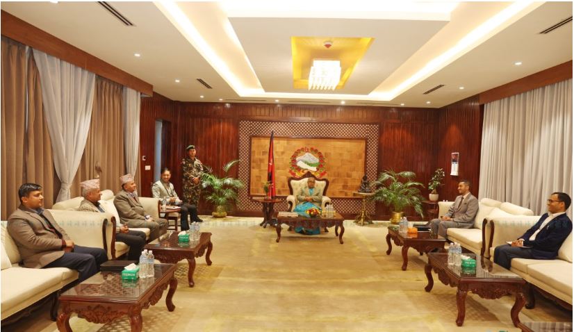 प्रधानमन्त्री र एमाले नेताहरूबीच बालुवाटारमा भेटवार्ता