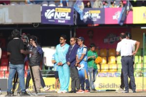 काठमान्डुविरुद्ध टस जितेर ब्याटिङ गर्दै कर्णाली