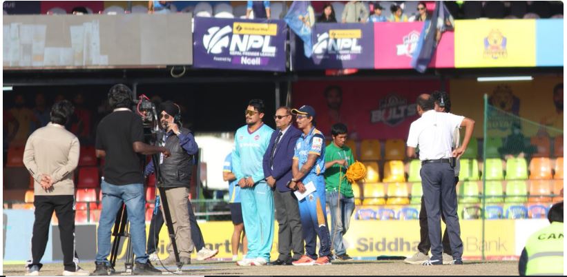 काठमान्डुविरुद्ध टस जितेर ब्याटिङ गर्दै कर्णाली