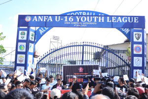 एन्फा कार्यालय अगाडि फुटबल खेलाडीको धर्ना