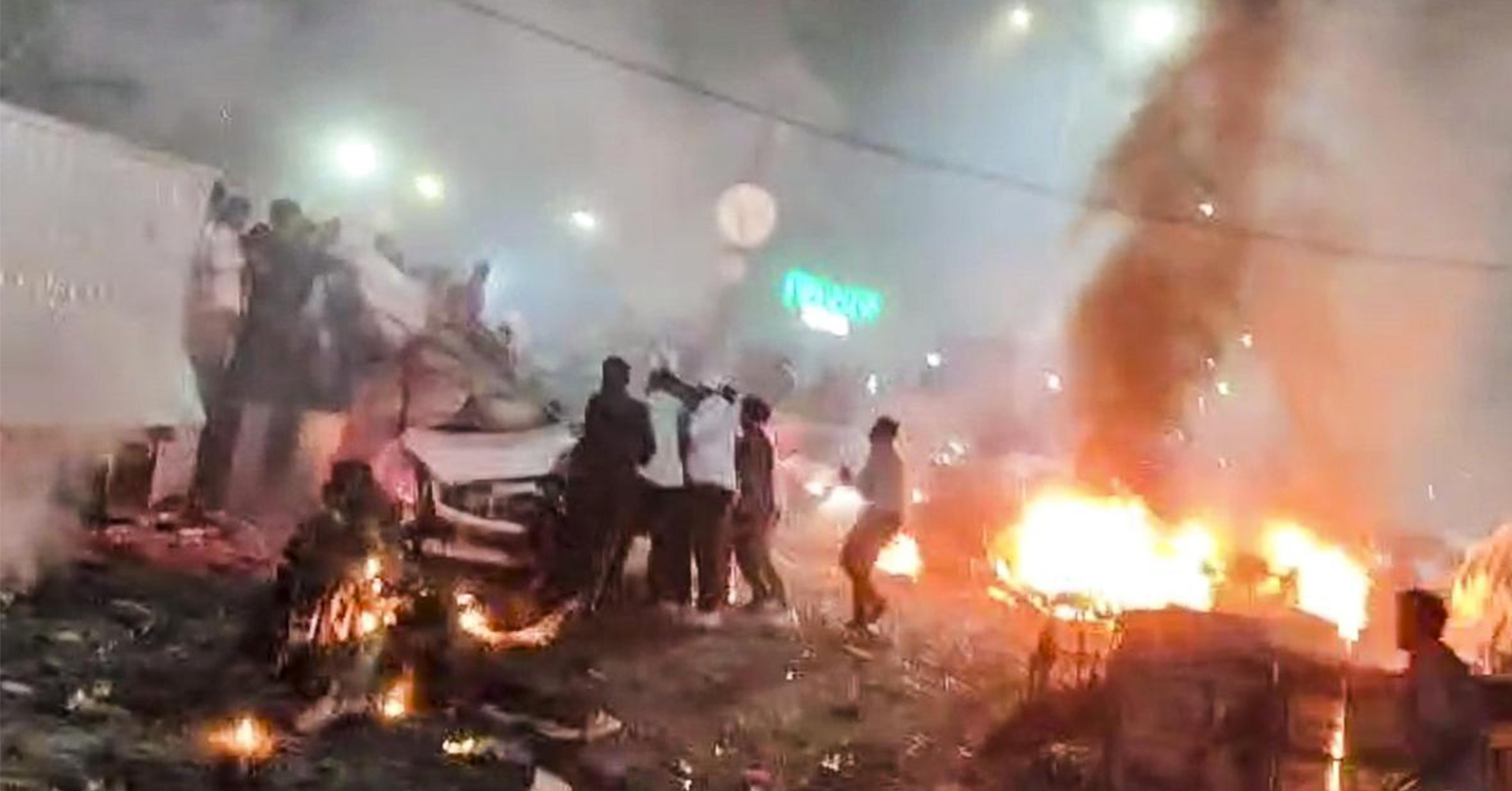 कार विस्फोटमा कम्तीमा १३ को मृत्यु